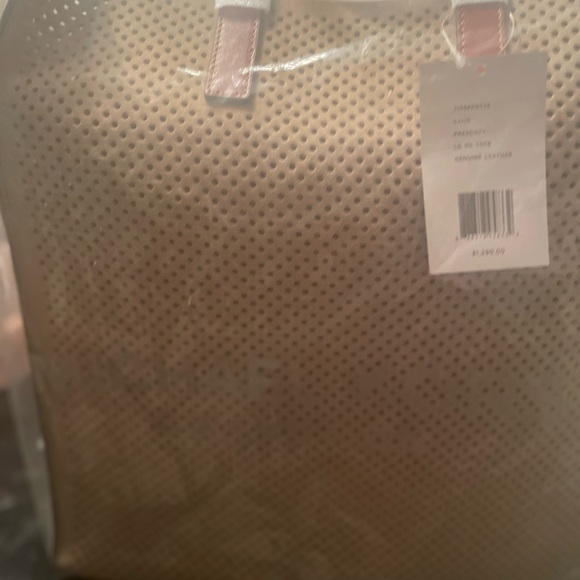 NWT BEAUTIFUL EXCLUSIVE MICHAEL KORS Collection large genuine leather sand tote. - Picture 9 of 9